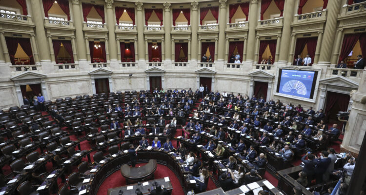 Diputados argentinos durante el debate de la reforma laboral propuesta por el Gobierno de Javier Milei