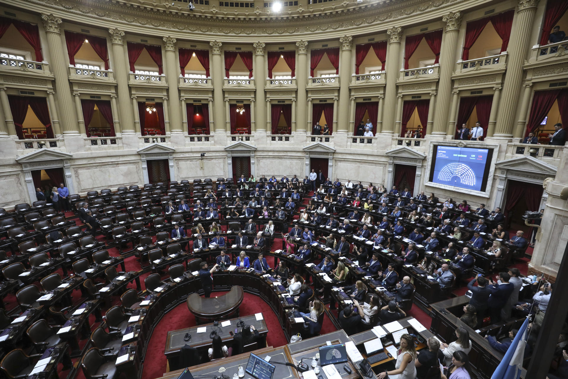 Diputados argentinos durante el debate de la reforma laboral propuesta por el Gobierno de Javier Milei