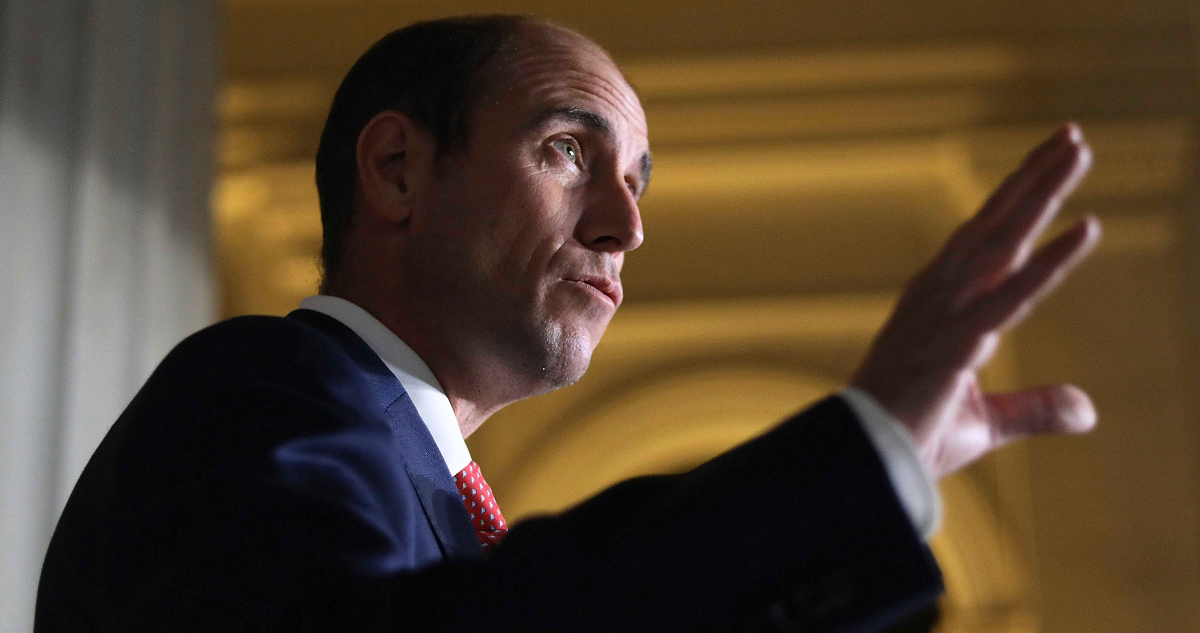 Arrau desdramatiza polémica por corte de cinta pero apunta a que MOP recupere el "sentido de urgencia"