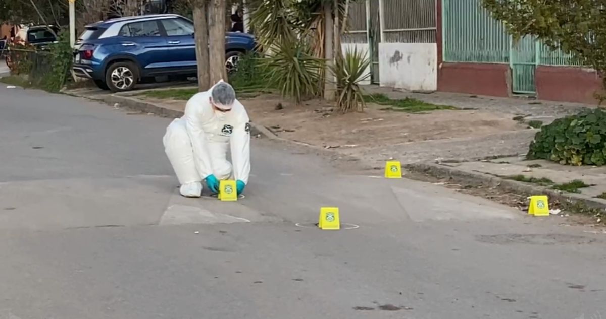 Indagan balacera que dejó dos hombres heridos en Lo Espejo