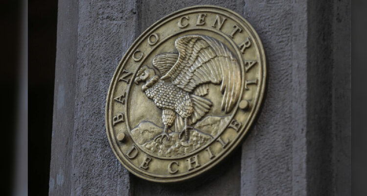 Banco Central establece límite para las inversiones en el extranjero del FAPP y Fondos Generacionales