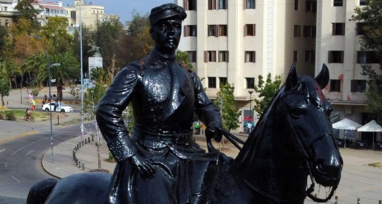 Bellolio asegura que monumento al general Baquedano retornará a su lugar antes del 11 de marzo