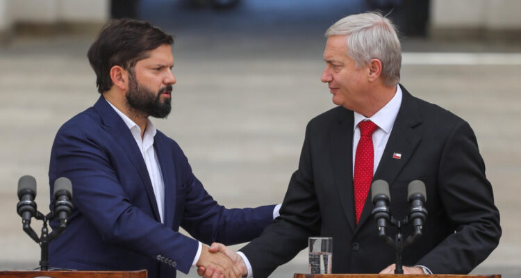 Boric y Kast se reunirán el próximo martes en medio de polémica por cable submarino con China