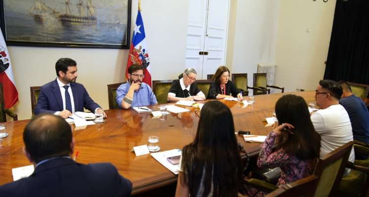 Boric se reúne con víctimas de vulneraciones en ex Sename y reafirma compromiso con la reparación