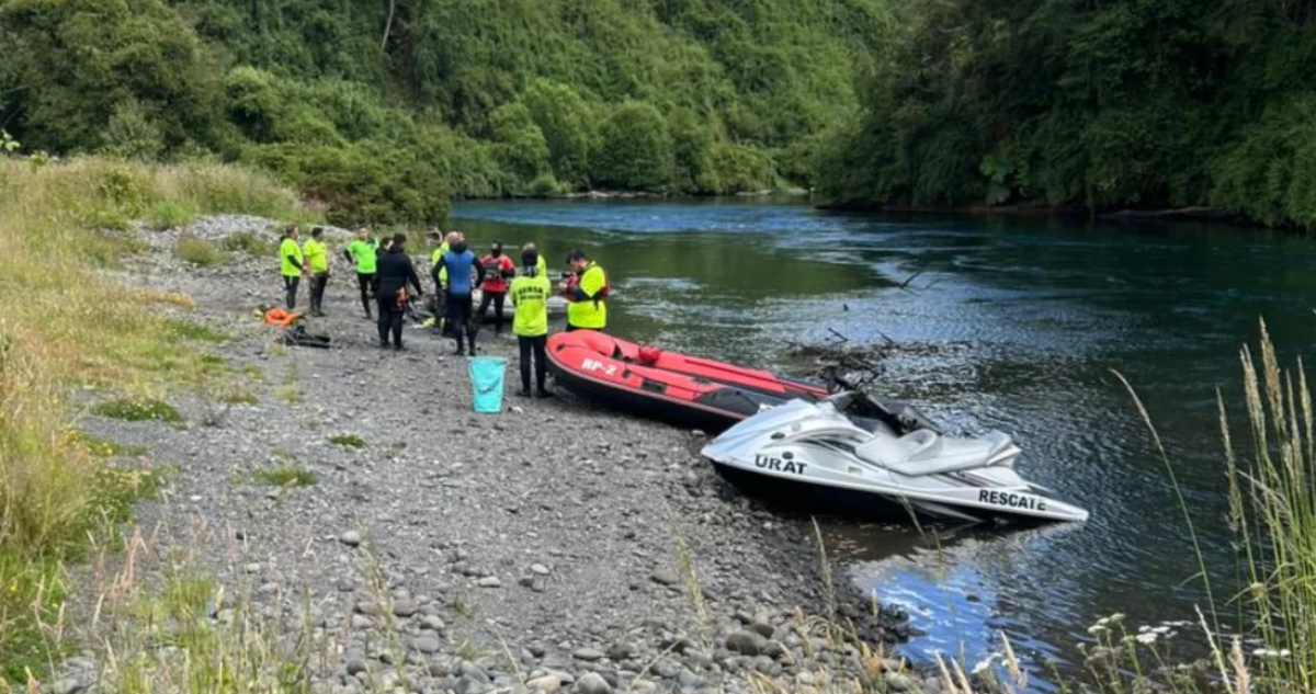 Buscan a hombre de 45 años que se extravió en el río Forrahue: se bañaba junto a otros amigos