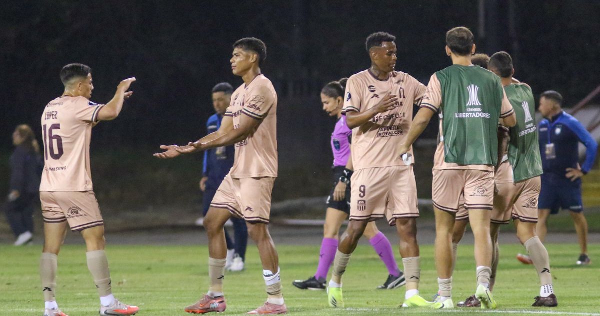 Jugador de Carabobo estalla tras ataques racistas de hinchas de Huachipato: “Mejor manera de vengarse”