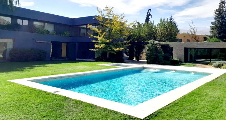 Una propiedad en Colina con postura mínima de $1.400 millones: El remate que más complicaría a Pinilla