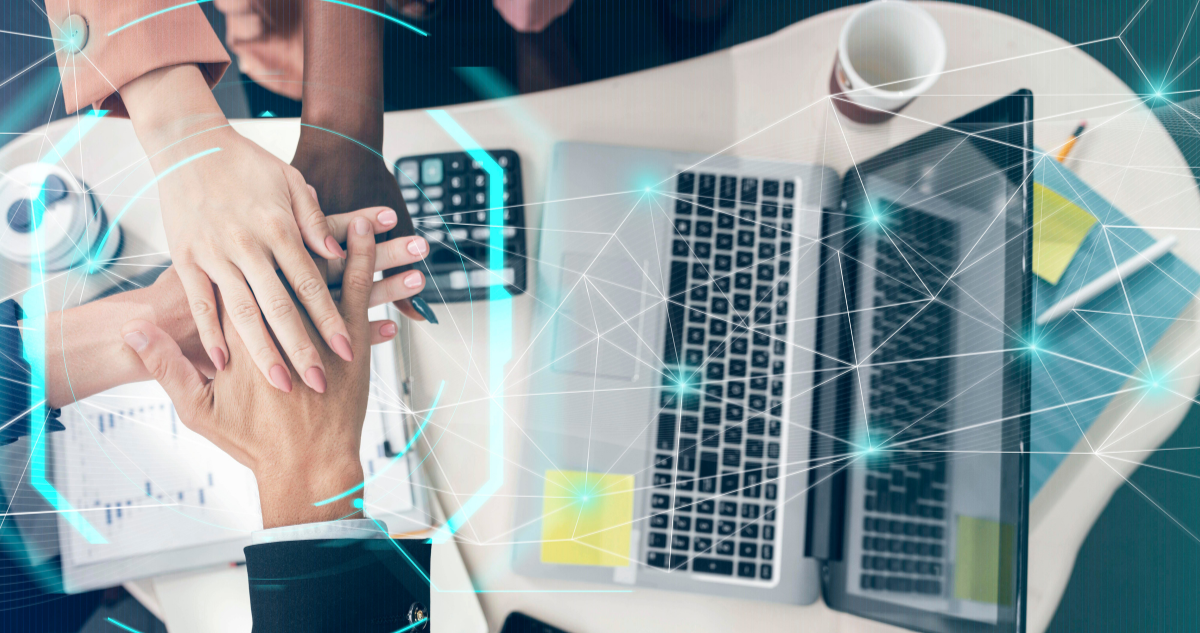 Personas trabajando en innovación.