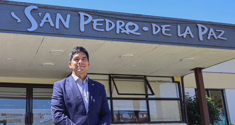 Concejales de San Pedro presentan querella contra alcalde Spoerer por polémica tramitación de licencia