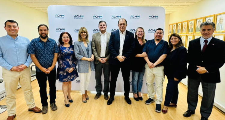 ACHM y futuros ministros acuerdan mesas de trabajo por vivienda y alza en cuentas de la luz