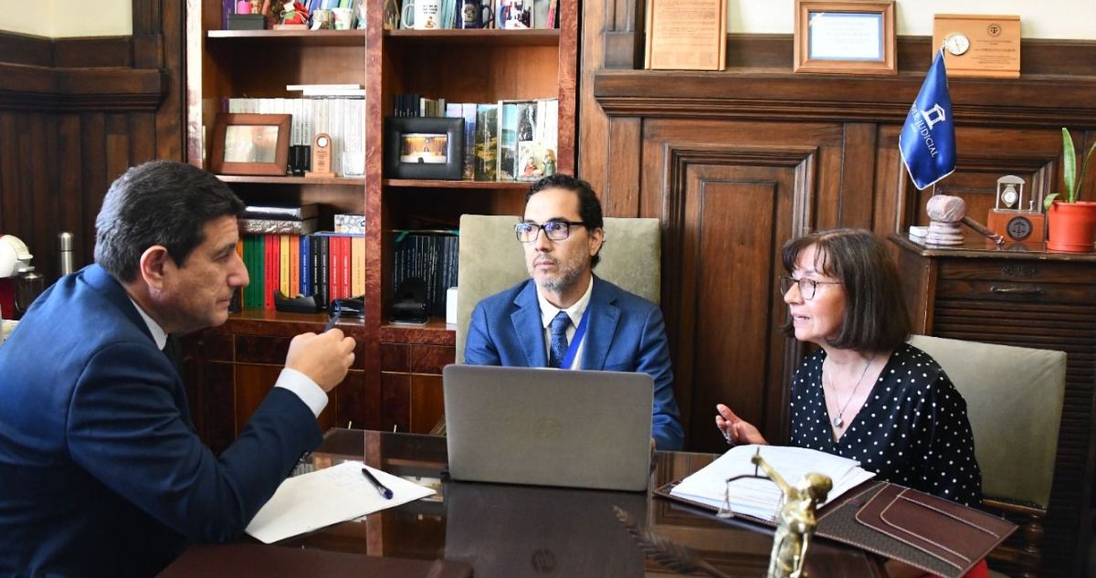 Corte Suprema realiza sorteo de funcionarios que deben someterse a test de drogas en el Poder Judicial