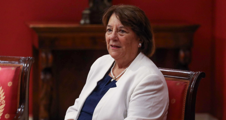 Delpiano defiende comunicación por cable China-Chile: “Nadie tiene la cronología completa de un hecho”