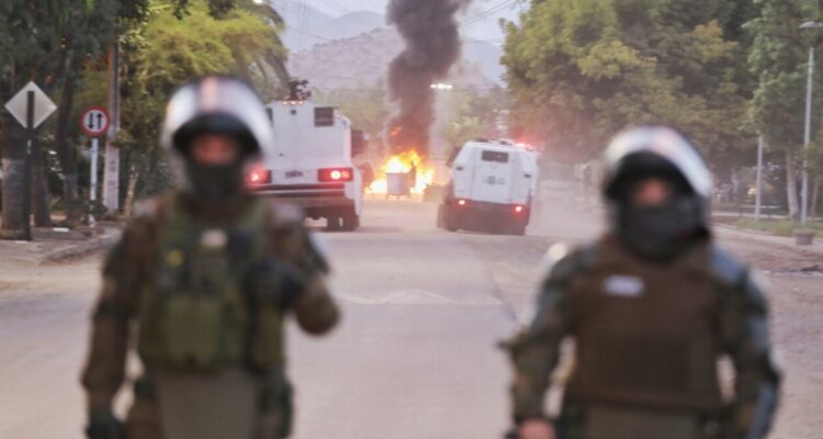 "Un grupo no va a poder acceder nunca a una solución": alcalde Reyes y desalojo de toma Dignidad