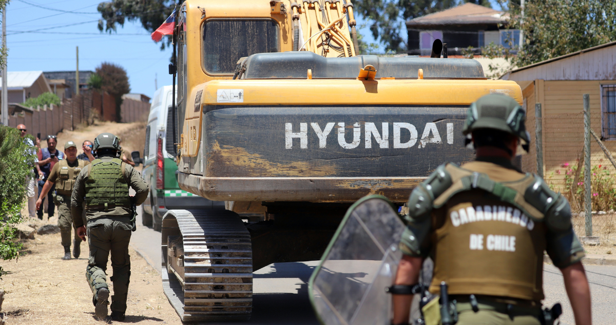 Desalojo en megatoma de San Antonio retoma este martes en sectores de Cerro Centinela y Fortaleza Alto