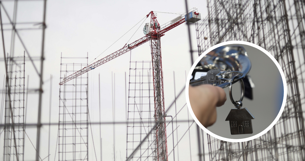 Construcción y foto de llaves de nueva vivienda