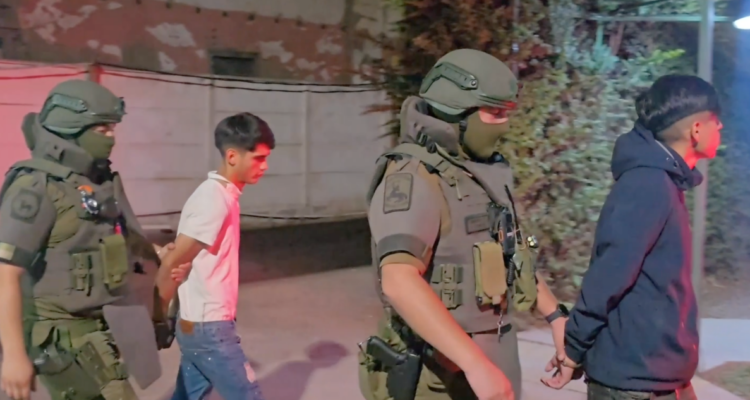 Dos detenidos por robo contra chofer de aplicación en la zona sur de la RM