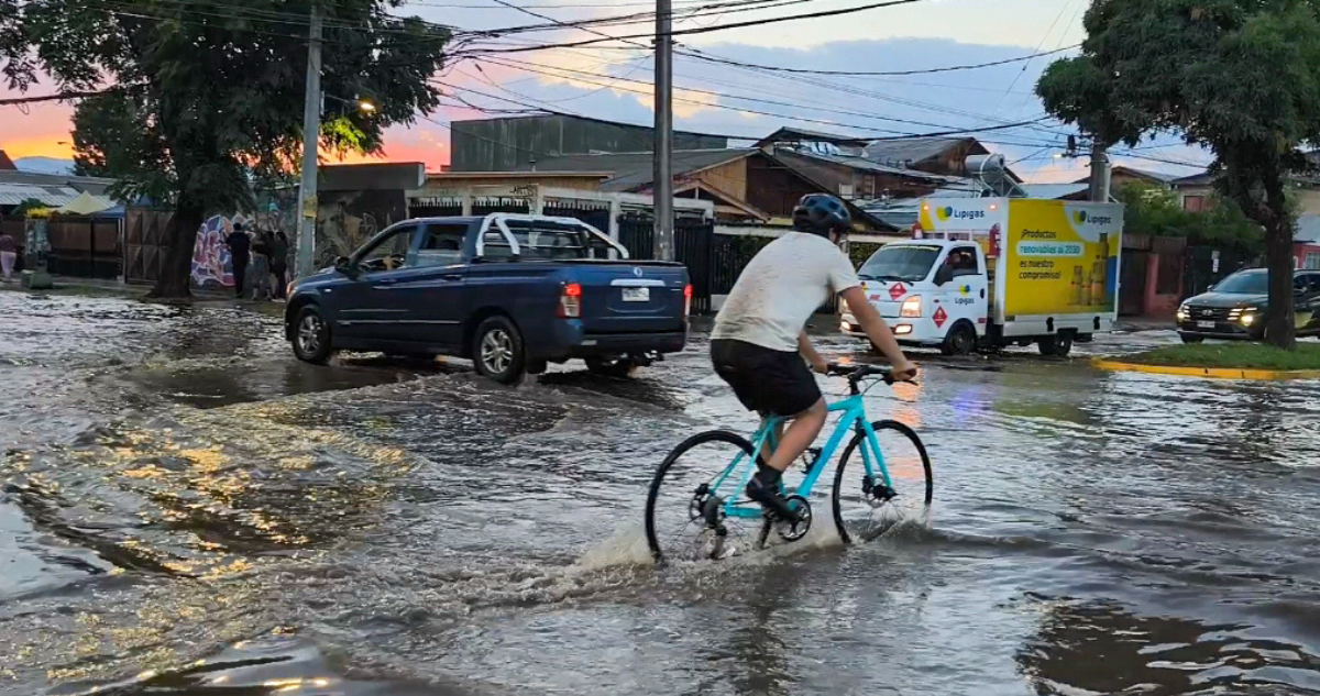 Emergencia por lluvias en la RM: Subsecretario del Interior confirma 300 viviendas afectadas en Maipú