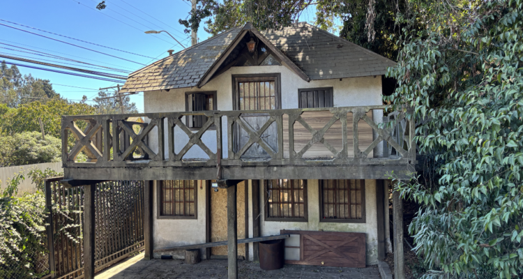 Casa Efraín Barquero