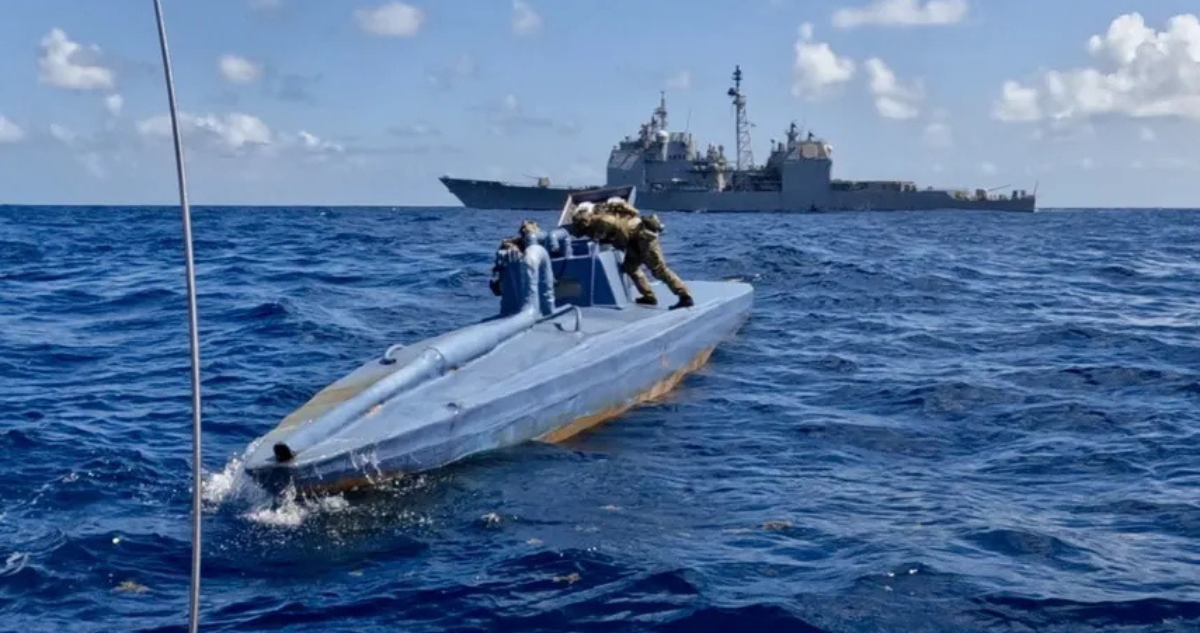 EEUU y Colombia detienen narcosubmarino