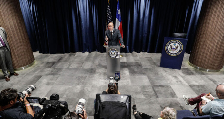 EEUU descarta estar vulnerando la soberanía de Chile pero advierte de “repercusiones”