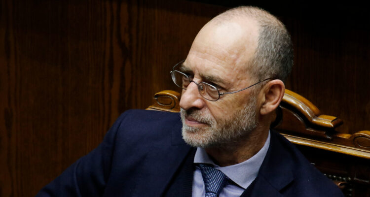 Subsecretaría niega gestiones de Eidelstein por cable chino ante crítica de la UDI por viaje a Beijing