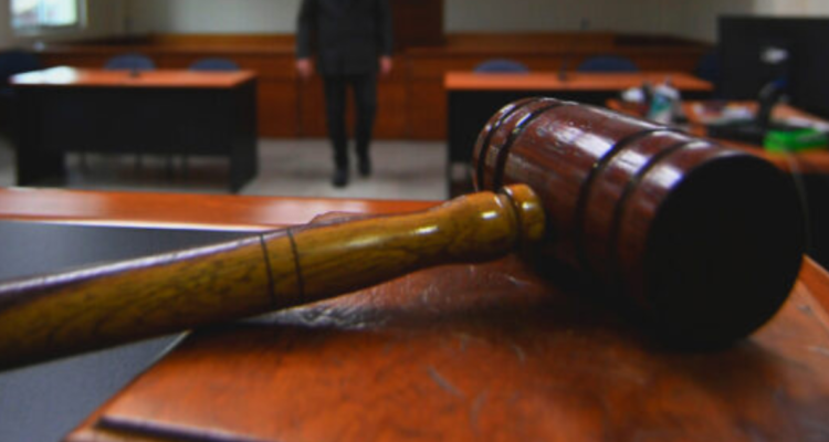 Foto de contexto de martillo de juez