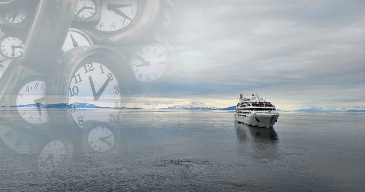 Buque en el océano Antártico y relojes con diferentes horas