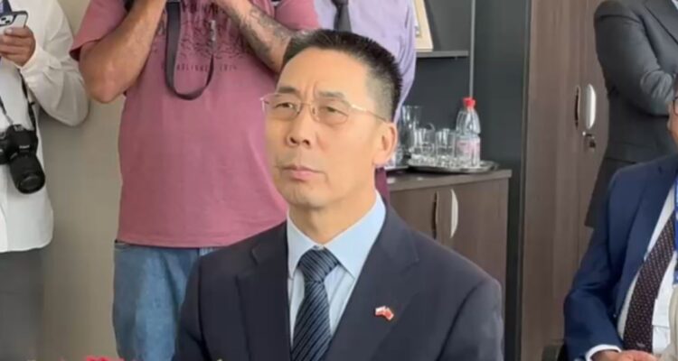 Embajador de China: Cable submarino “consolida liderazgo de Chile” y “no supone riesgo de seguridad”