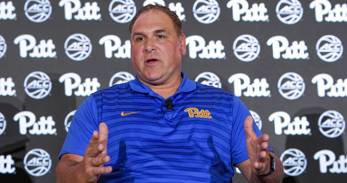 Exbasquetbolistas universitarias de EEUU acusan y demanda a entrenador por usar métodos “abusivos”