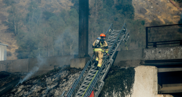 “Era una dramática película”: el potente testimonio de bombero que atendió explosión fatal en la RM