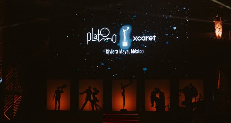 escenario premios p’latino xcaret