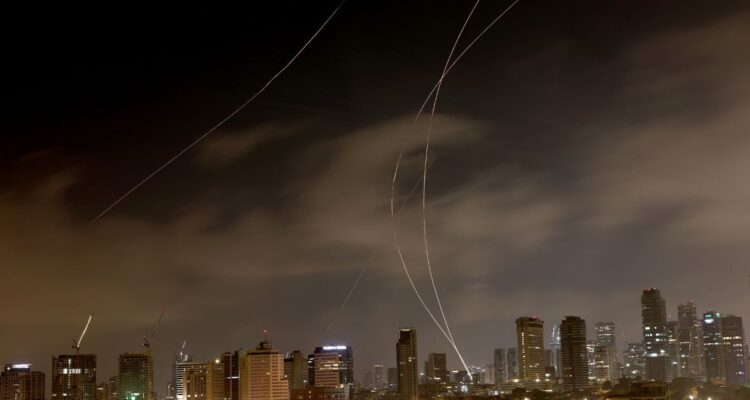 Las tres capas: así funciona el sofisticado sistema de defensa antimisiles de Israel