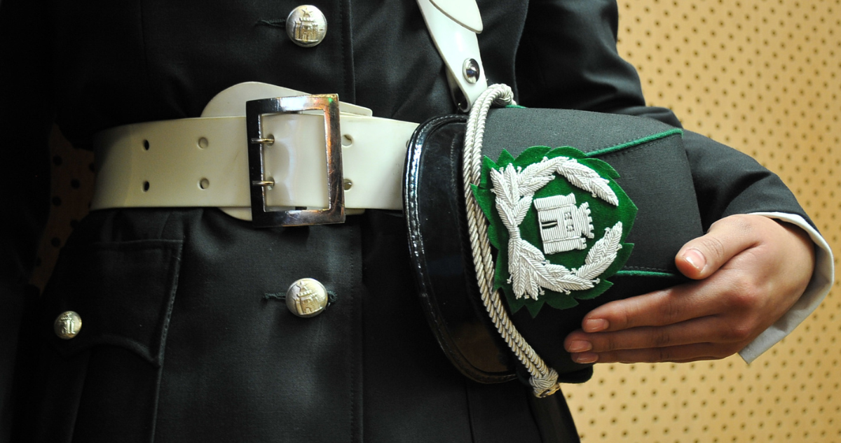 Exfuncionaria de Gendarmería se habría apropiado de $18 millones en vales de colación: CDE se querelló