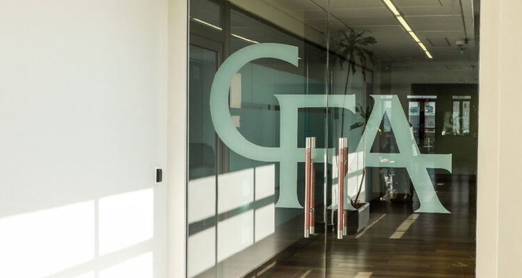 Expectación por las señales del nuevo informe del CFA ante la estrechez fiscal que enfrentará Kast