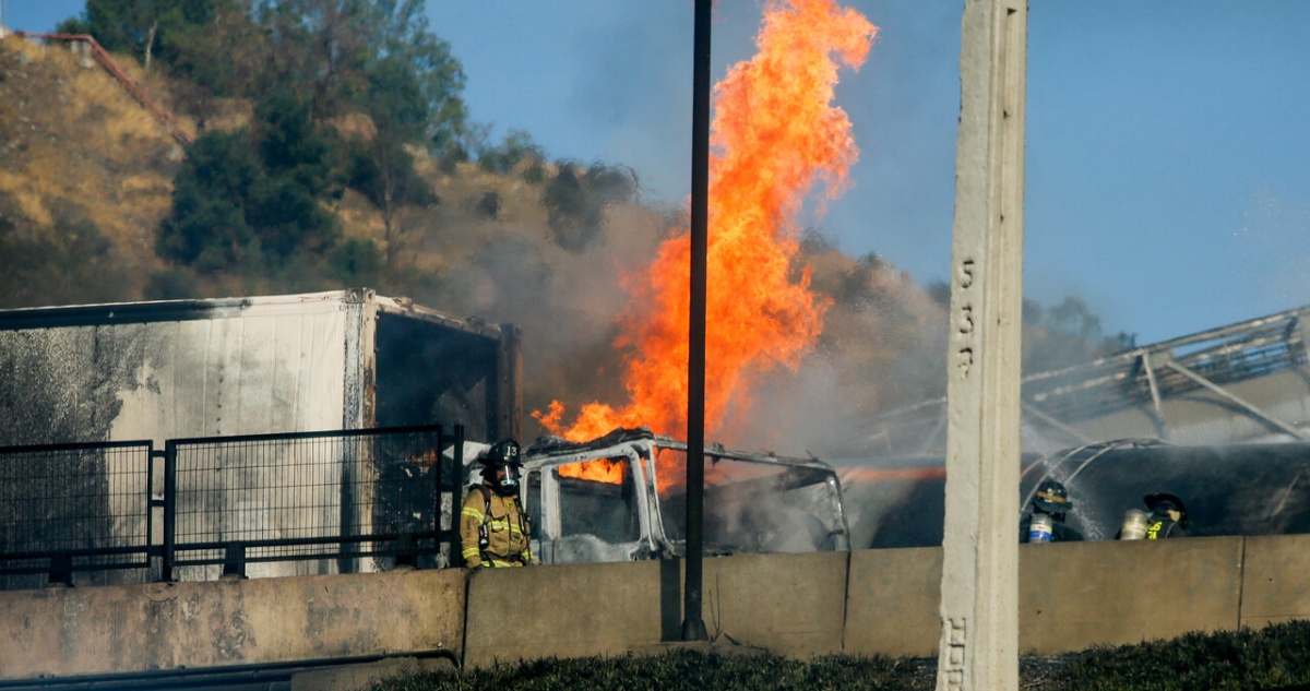 Suben a 12 los muertos por explosión de camión en Renca: hay 5 heridos en riesgo vital