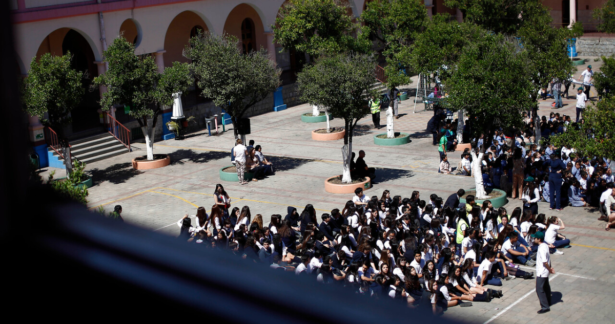 Informe revela alza histórica de expulsiones escolares: sanciones se triplicaron desde 2016