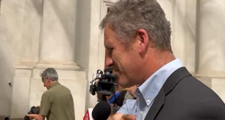 En silencio: Muñoz se reúne en La Moneda con Elizalde en medio de polémica por cable chino