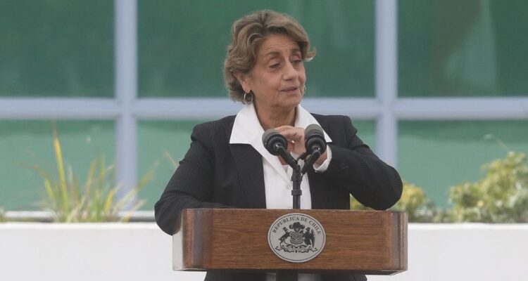 Ministra López (MOP) defiende bono del Presidente Boric: “Yo espero haberlo recibido”