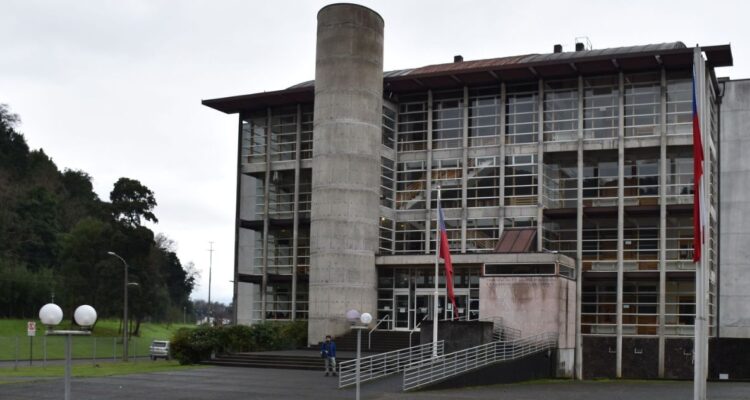 Abren investigación en Tribunal de Garantía de Temuco tras liberación de preso que luego se entregó