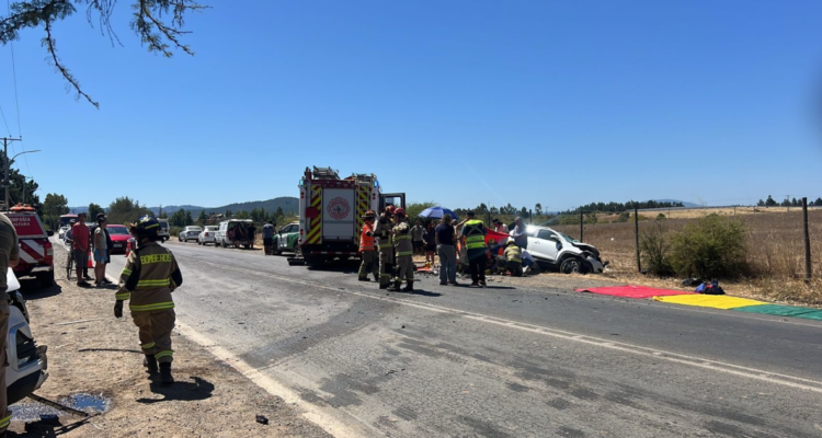 Violento accidente de tránsito en Cauquenes deja dos muertos y cinco lesionados