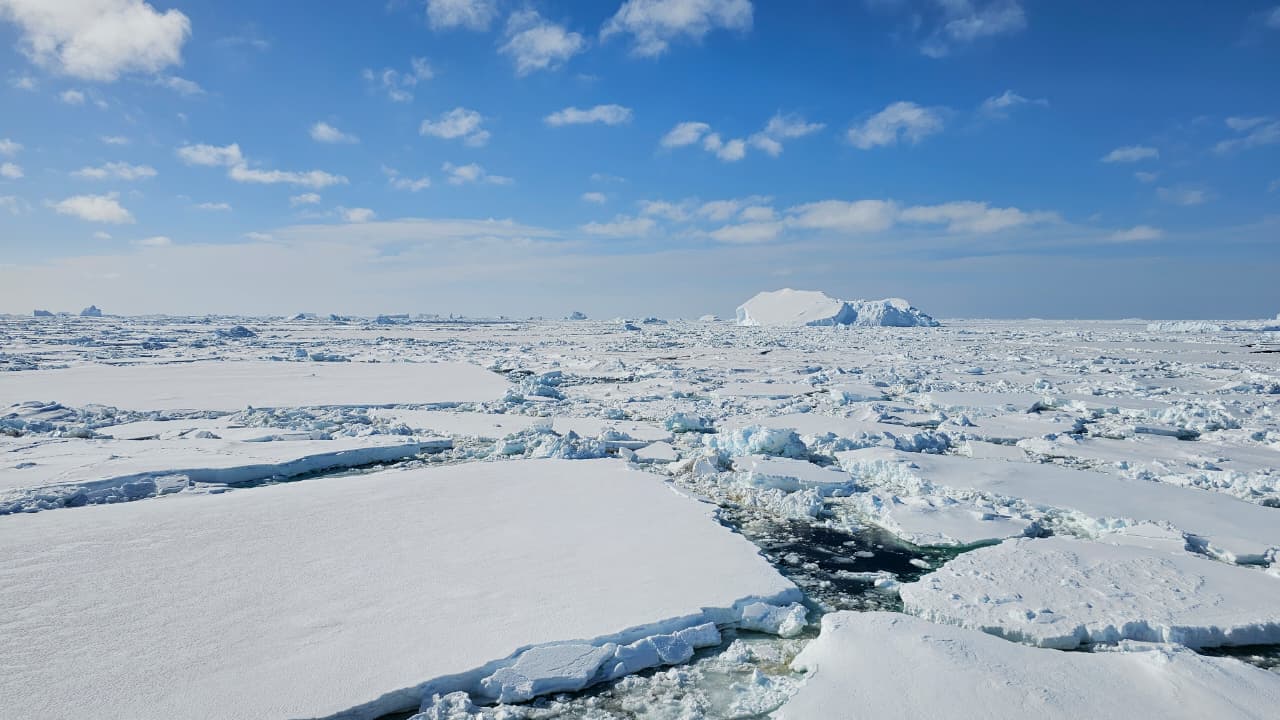 Hielo marino que impide el funcionamiento continuo de la bomba del buque.