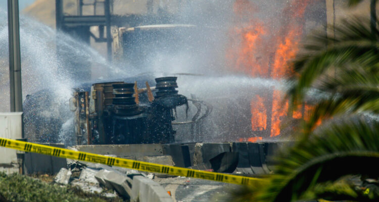 Gremios y expertos llaman a reforzar fiscalización de camiones de carga ante tragedia en Renca