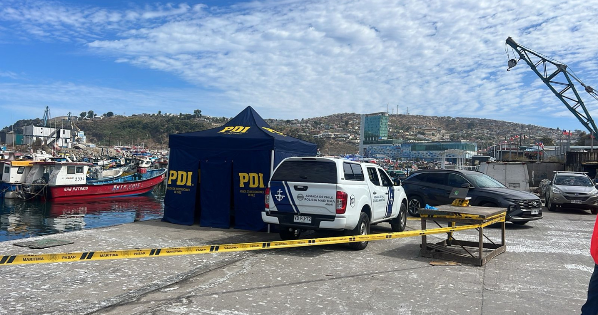 Hallan cuerpo que correspondería a una mujer flotando en la bahía de San Antonio