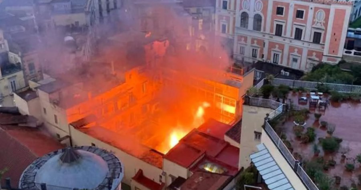 Incendio en el Teatro Sannazaro