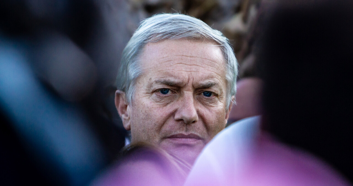 Kast critica “falta de iniciativa” de Boric por incendios: Presidente reconoció “cuello de botella”