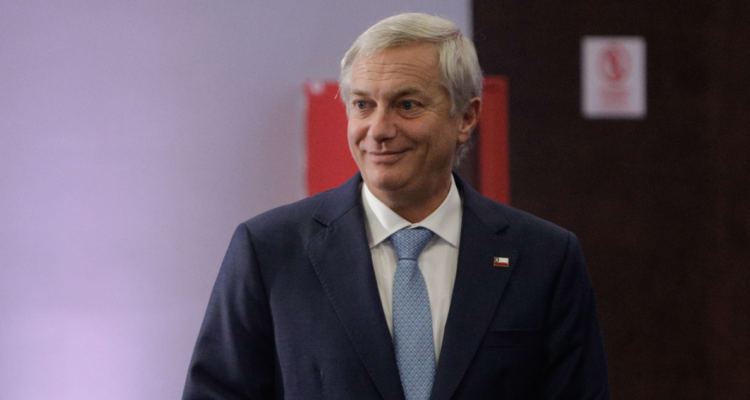 Kast heredaría 28 mil solicitudes de reunificación familiar pendientes en medio de crisis migratoria