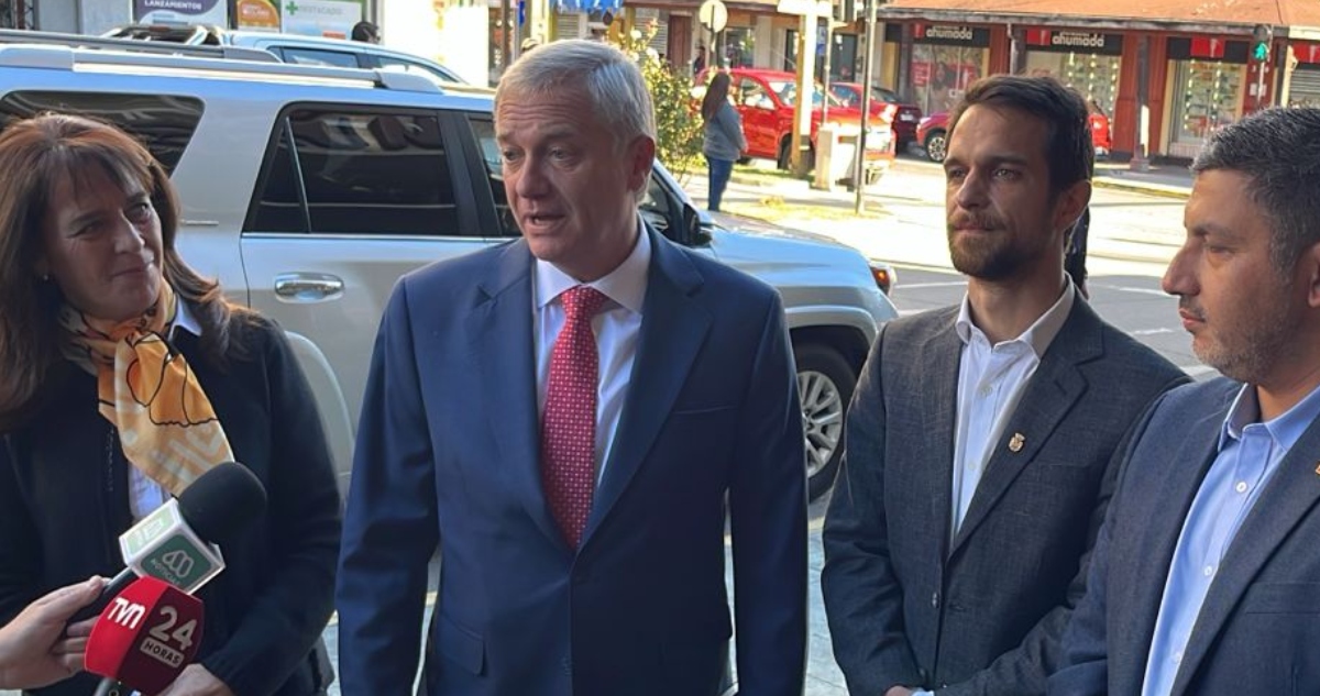 Kast reunión con alcaldes