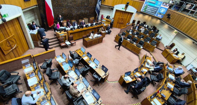 La carrera en la derecha por la presidencia del Senado se complica por divisiones internas