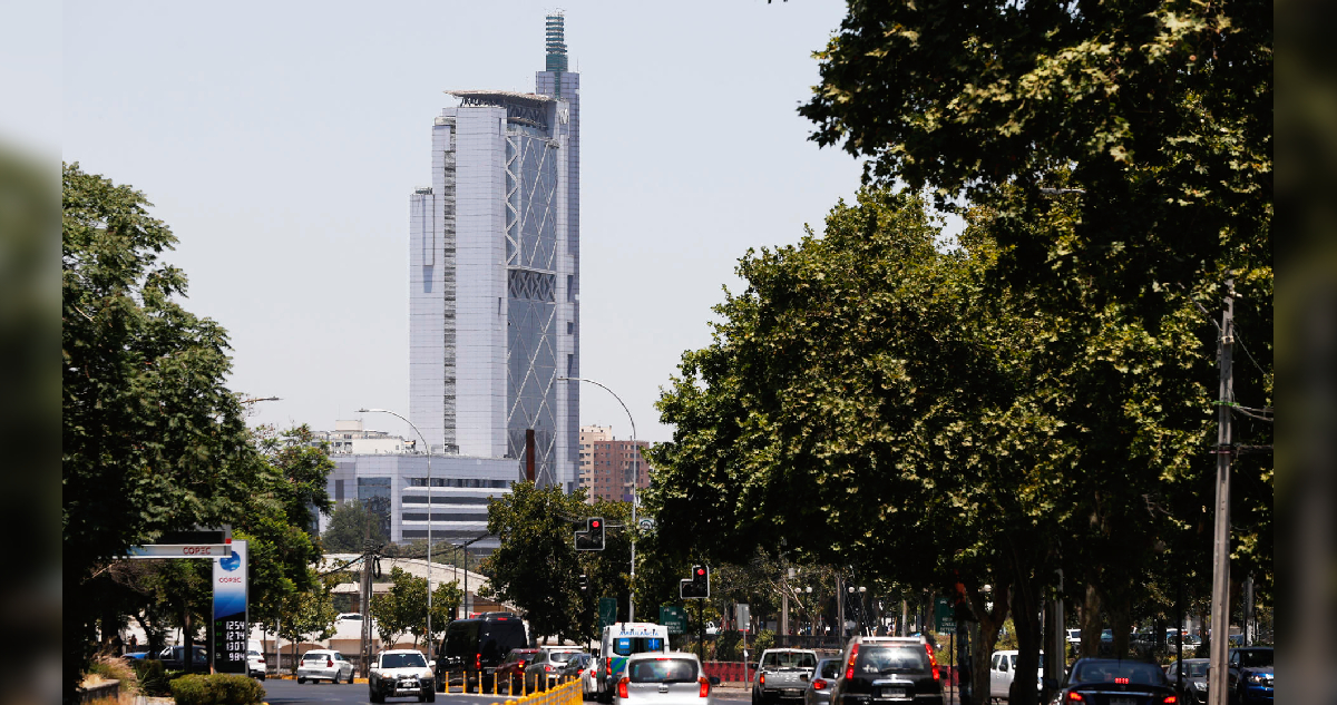 La venta de la torre Telefónica: el capítulo faltante en la despedida de la compañía española en Chile