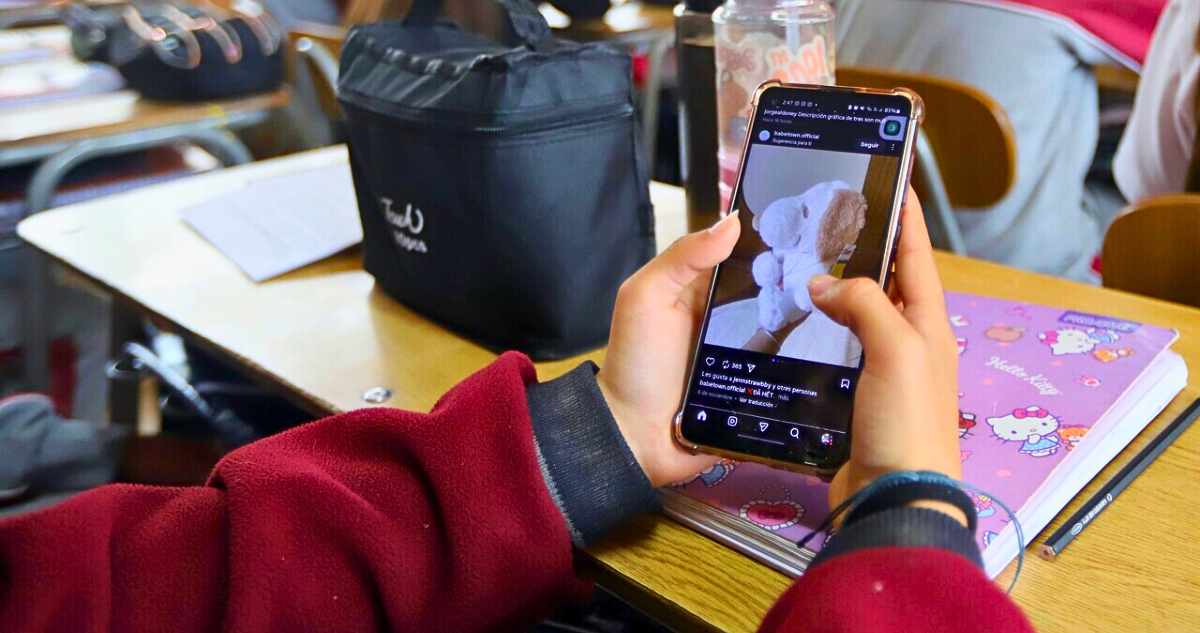 Prohibición de celulares en los colegios, liceos y escuales